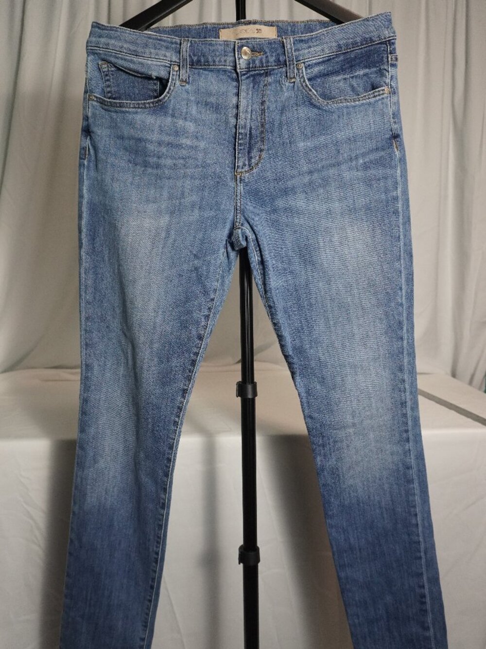 Joe’s Jeans Women’s Skinny Jeans – W34 – Medium Wash – Stretch Denim